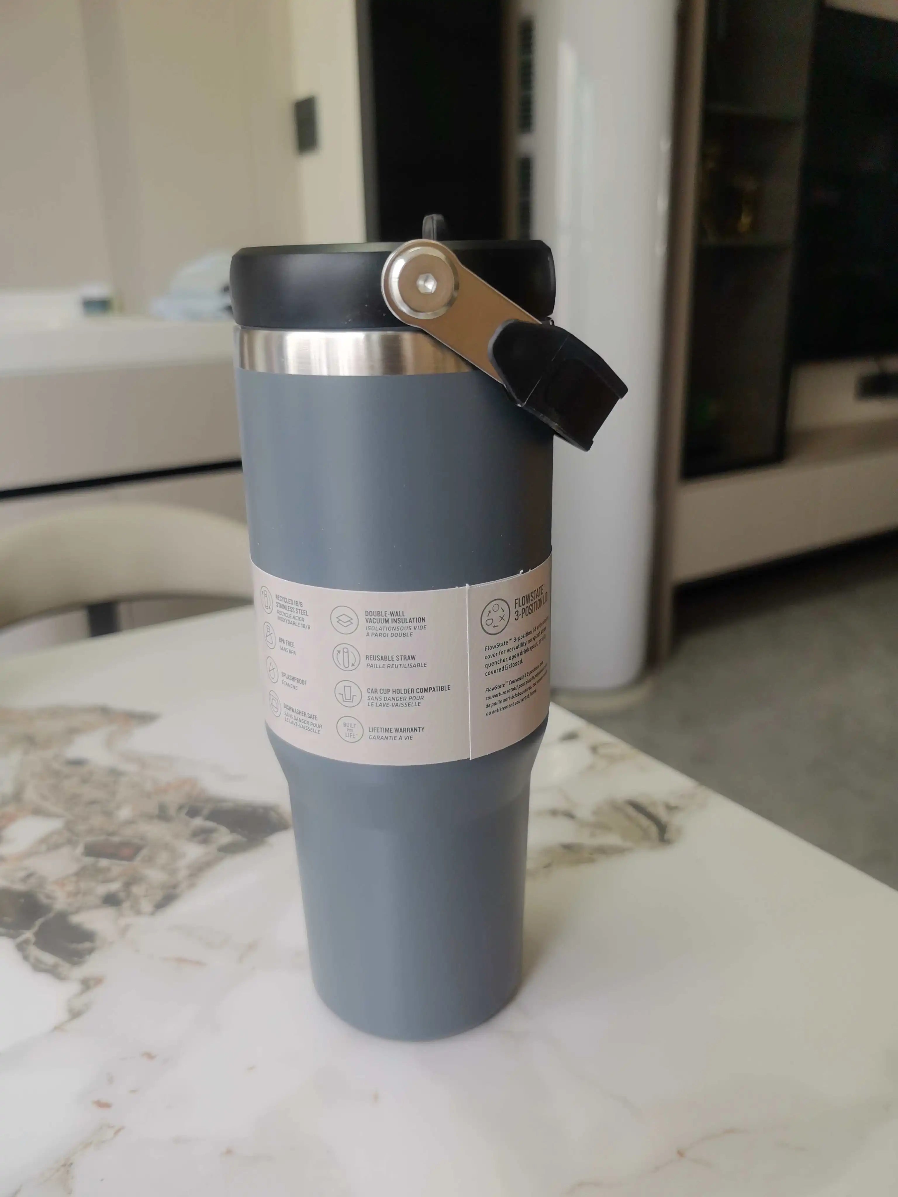 30 oz vacuum insulated mug, double-layer insulation, stainless steel sports water bottle, suitable for hot and cold drinks